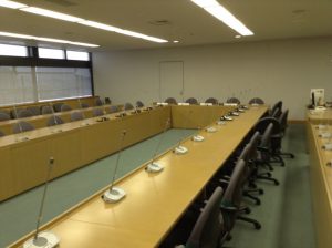 文京区議会の委員会室